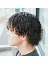 トルナーレ(tornare)&nbsp;ツイストスパイラルパーマ×前上がりウルフ