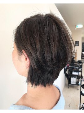 リアン(Lien) 耳かけOK!くびれショート×ハイライト/フォギーベージュ