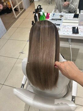 ジジ バイ プロデュース 相模原店(JiJi by produce) 白髪ぼかしハイライト