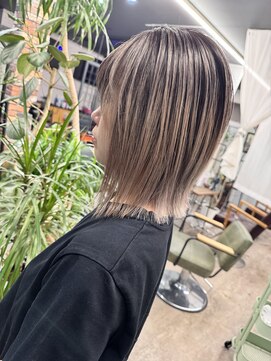 ルーナヘアー(LUNA hair) バレイヤージュ グラデーション ブリーチ ボブ 白髪ぼかし 30代