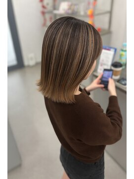 ヌードルバイコア(noodle by CoRe.gn) 艶感ストレート×ナチュラルハイライト