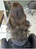 オリーブベージュ