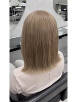 ヴィヒタ 川越 本川越(VIHTA.)&nbsp;ブリーチダブルカラーミルクティーベージュ外ハネボブ川越本川越