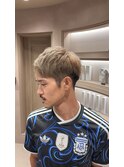 周りと差をつける！刈上げショート×ミルクティーベージュ