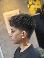メグロバーバーショップロッポンギ 目黒六(MEGURO BARBER SHOP 6PPONGI) フレンチクロップ/テーパーフェード