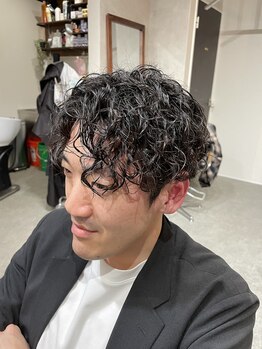 サロン ド ノット(salon de knot)の写真/【メンズ好評】パーマスタイルで差をつける!日々のセットが楽になるカジュアルデザインをご提案◎