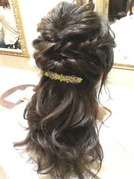 ノアズアーク(NOAH'S ARK) 編み込みハーフアップ