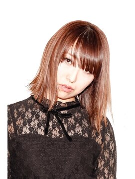 アンドコー(Andco) 【Andco】30代、40代おしゃれ女性におすすめ ぱっつんベージュ