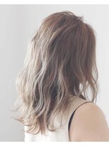 リリー ヘアー デザイン(LILY HAIR DESIGN) 外国人風　ベージュカラーのセミディースタイル