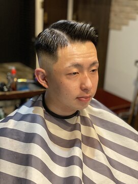 バーバーショップ レガロ(REGALO) Side part skin fade style