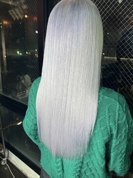 テテ(TETE) プラチナシルバー　長堀橋　心斎橋