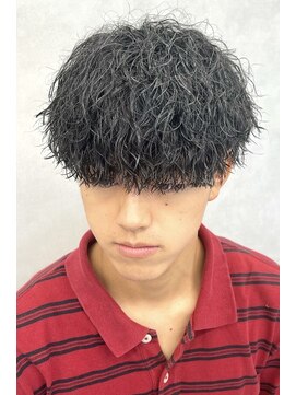 ササ シンサイバシ(33 SHINSAIBASHI) 大阪心斎橋縦落ちツイストスパイラルパーマ刈り上げマッシュ