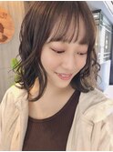 ダークベージュ