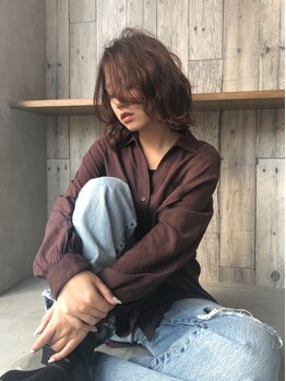 カム ヘアー(ComeHair)の写真/低ダメージで、気になる白髪をカバー。豊富な色味でしっかり染め上げて、ツヤツヤ×うるおいのある髪に…