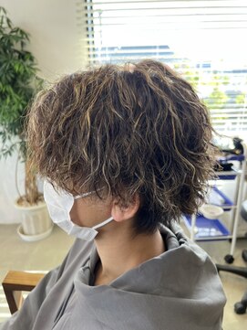 ラ メール ヘア デザイン(La mer HAIR DESIGN) センターパート×ハイライトカラー×ツイストスパイラルパーマ