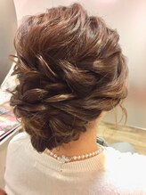 ７．ヘアセット・ヘアアレンジが得意なサロン！