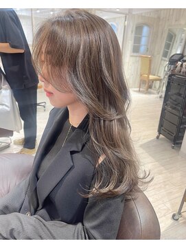 レイラバイアフロート 吉祥寺(Lila by afloat) レイヤーカット／ウルフカット／グレージュカラー／20代30代40代