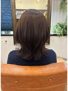 エルムトウキョウ(ELM Tokyo) 小顔ミディアムレイヤー