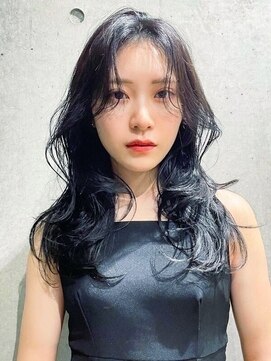 ルームバイシー 新宿(Loom. by Sea) メルティカラー×ウェーブミディアム[似合わせカット/韓国]