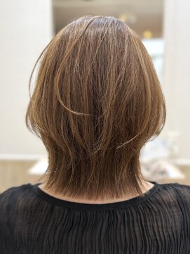 フルブルーム 東林間(fullbloom) ウルフカット白髪ぼかしハイライトカラーケアブリーチクラゲヘア