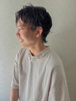 エン(en,)&nbsp;センターパートウルフニュアンスツイストスパイラルパーマ