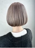 おくれ毛ホワイトベージュショートボブ_ba496051
