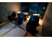 アドール オブ ヘアー ADORE OF HAIRの雰囲気(シャンプー室)