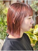 レッドブラウンで魅せる！ワンレン外ハネボブ