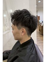 イタクラ 赤道店 (ITAKURA)&nbsp;アップバング／ツーブロック／メンズショート／ニュアンスパーマ