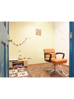 【バギーが持ち込めるアナタだけの個室空間】完全個室なので授乳もOK◎出産後の髪のお手入れしてますか？