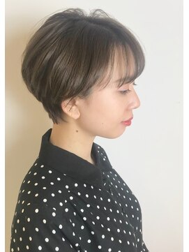 ミレニアム ニューヨーク 新所沢店(MILLENNIUM NEW YORK) 透け感グレージュ丸みショート