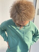 ダスティ穂高店&nbsp;ホワイトブロンド_ブロンドショートスタイル_アップバング