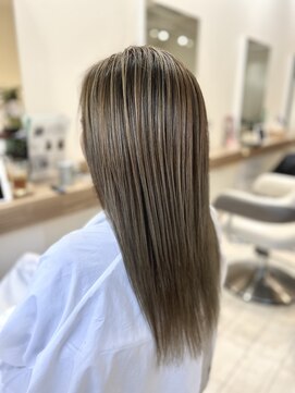 ヘアー クリエイティブ ハイ スタンダード(hair creative High-Standard) シャドールーツ