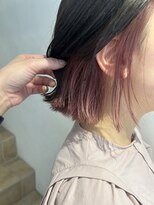 バズ(BUZZ) くすみピンクのインナーカラーとボブ★秋山