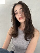 ラグゼ(Luxe)&nbsp;レイヤーカット【Luxe鹿田優太】オリーブベージュ/ウェットヘア