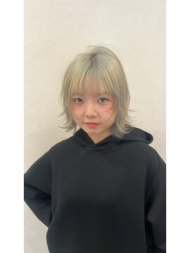 ミナリ(minari) 顔周りカット×淡くブルーを