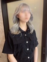 ジーナ 名駅(XENA.) 《YURI/147》ホワイトミルクグレー/ホワイトシルバー/艶髪