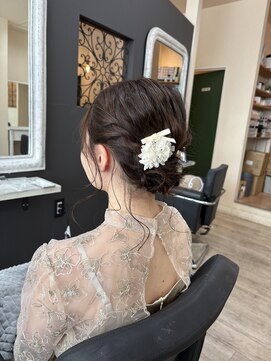 ユラ(YURA) 結婚式 お呼ばれアレンジ シニヨン 【姫路/姫路駅/韓国風】