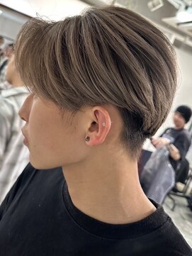 イリ 大阪(ili) 似合わせカット/センターパート/マッシュ/ダブルカラー