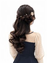 花恋&nbsp;サイドお団子ハーフアップ（くるみちゃんヘア）