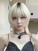 ハイトーンウルフ 斜めバングデザインカラーシルキーベージュ