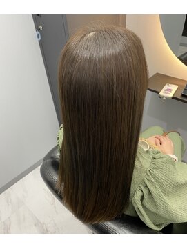 エル 浅草(Ele.) 一度はしてみたいオリーブカラー