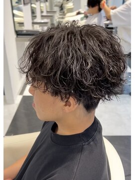 ボンド トウキョウ(BOND TOKYO) 刈り上げ波巻きセンターパート#センターパート#波巻きパーマ