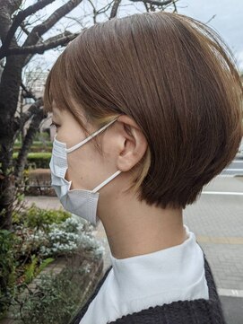 パルア(Parua) 丸みショート+インナーカラー