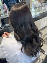 エクラバイナチュラル(eclat by Natural)&nbsp;ダークグレージュ/レイヤーウェーブ/ブリーチ/抜け感カラー