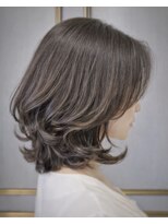 ビューティーミュージアム モア Beauty Museum MORE&nbsp;ミディアムパーマスタイル