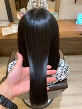 髪本来の美しさを引き出す「髪質改善酸性ストレート」