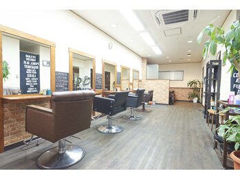 ヘアーメイク アルバ(hair make ALBA)の写真/30代以降のファミリー層からシニア、シルバー世代、メンズも心地よい空間◎