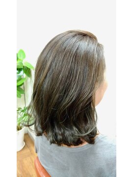 ヘアークウェイント(hair quaint) THROWカラーと外ハネスタイル