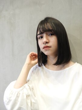 ロミ(ROMI) ☆暗髪グレージュ☆暗髪ボブ小顔ボブディ☆